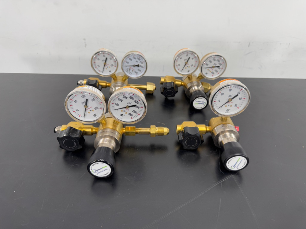 Image of Lot Of Pressure Regulators  - Quantity 4